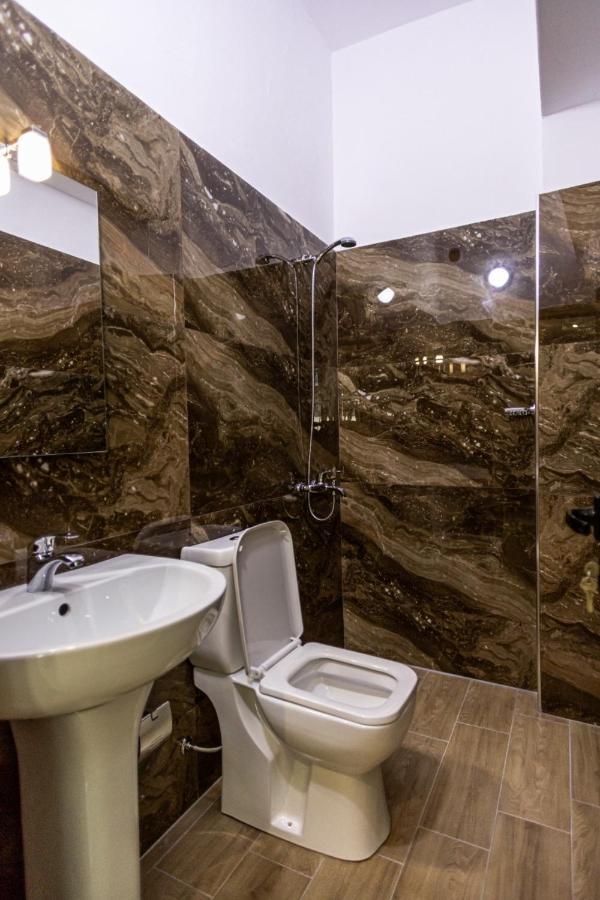 Hotel Vila Flowers Avlonya Dış mekan fotoğraf