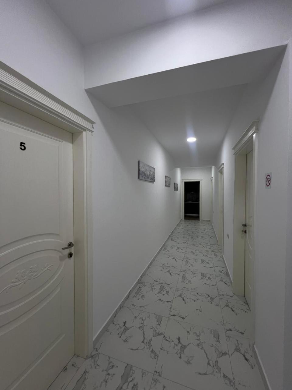 Hotel Vila Flowers Avlonya Dış mekan fotoğraf