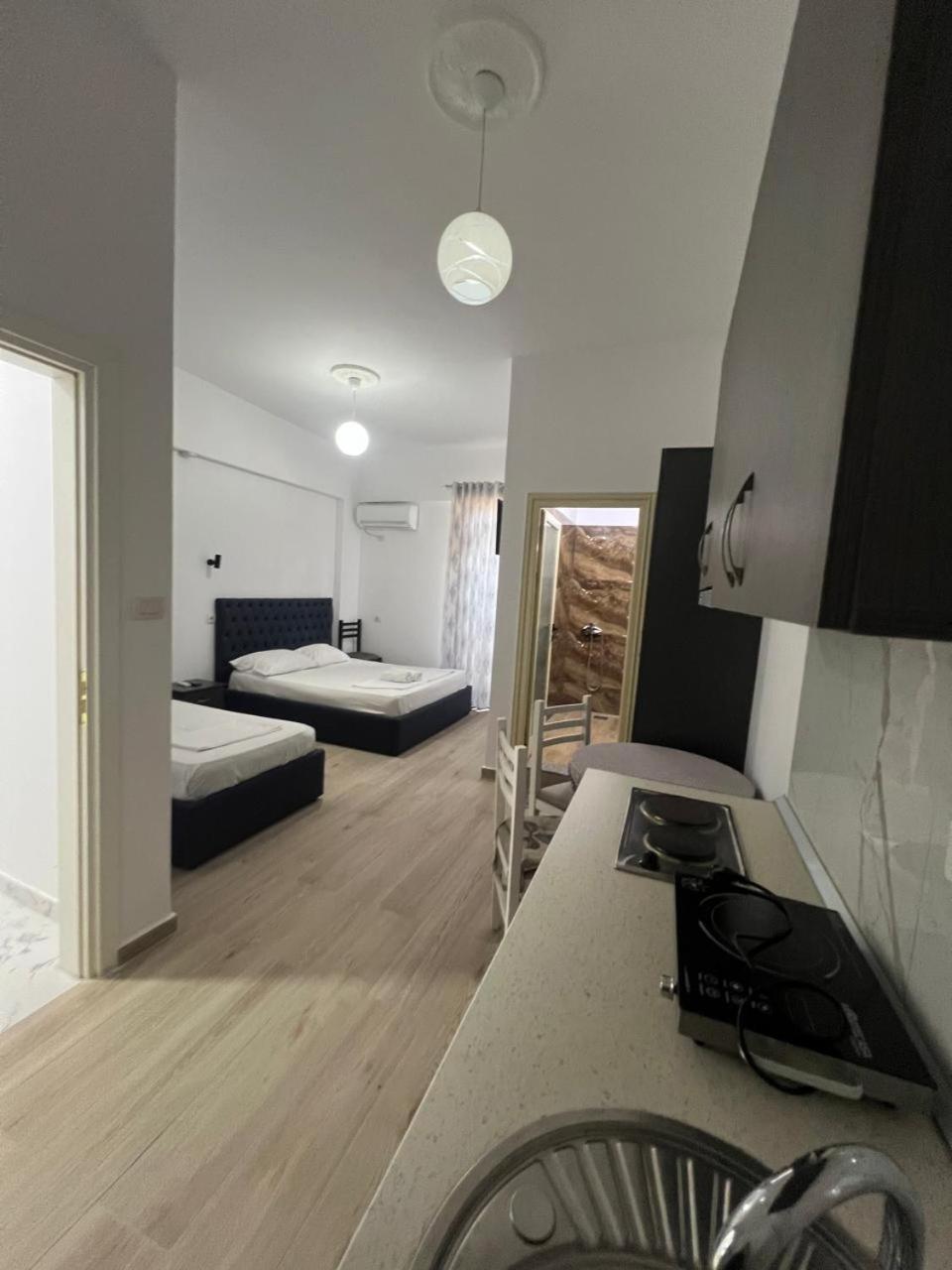 Hotel Vila Flowers Avlonya Dış mekan fotoğraf
